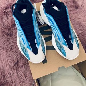 Yeezy 700 V3 Arzareth